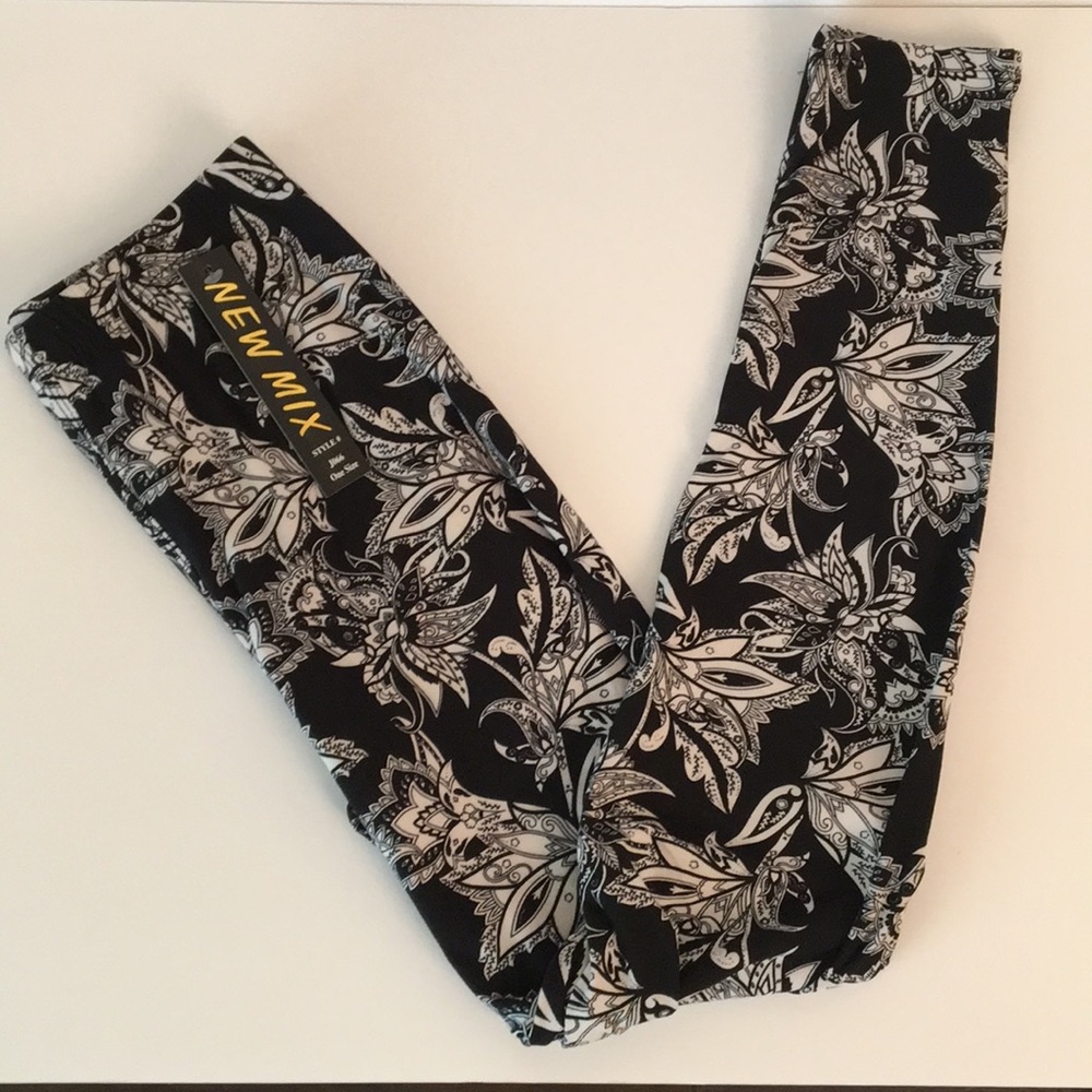Leggings. Soft. Full Stretch. One Size. NWT.